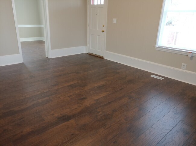 Building Photo - 509 W F Street