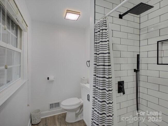 Building Photo - 6219 Colchester Pl