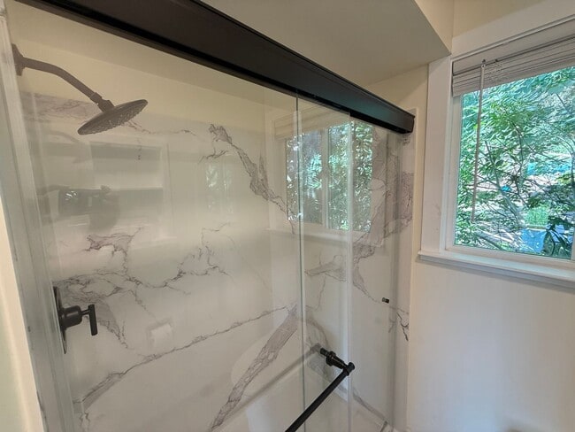 Building Photo - SPACIOUS 3BR/3BA NOVATO HOME WITH FLEXIBLE FLOORPLAN, LARGE FAMILY ROOM AND BONUS AREAS, GREAT OU...