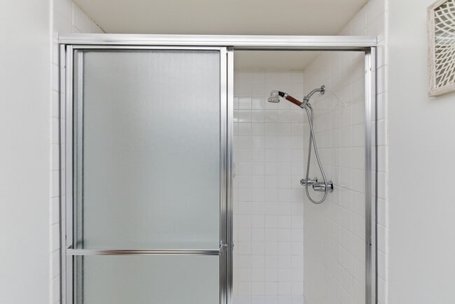 Building Photo - 1123 San Ramon Valley Blvd