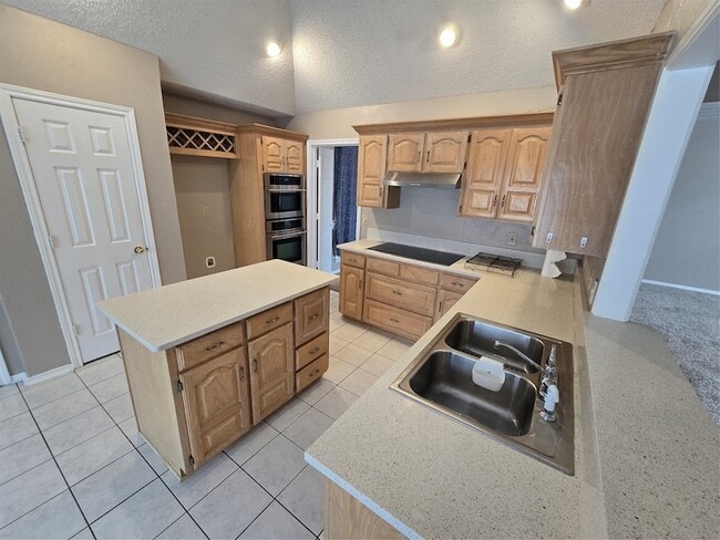 Building Photo - 2609 Classic Ct E