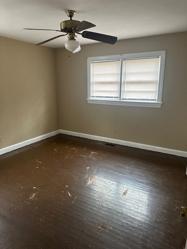 Building Photo - 1228 York St