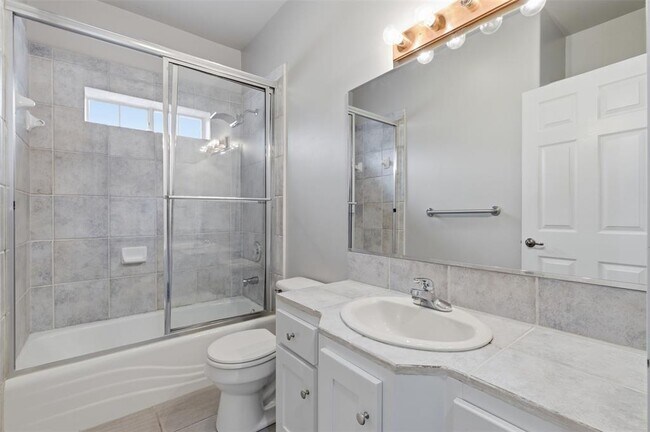 Building Photo - 307 Pin Oak Ct