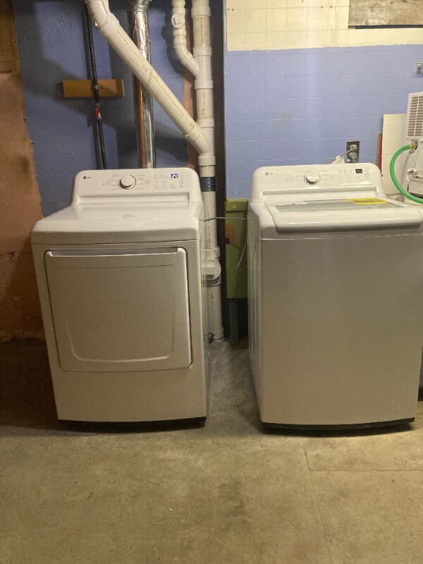 Building Photo - 47 Florence St