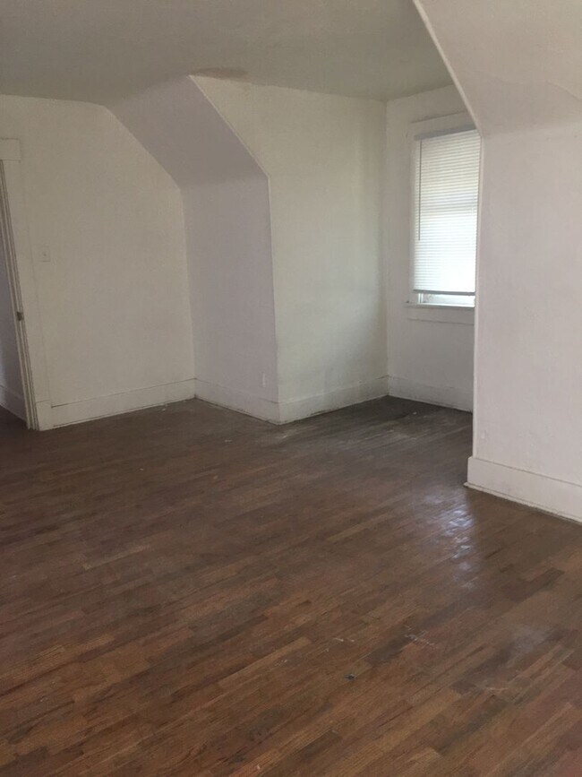 Building Photo - 1430 SW Polk St