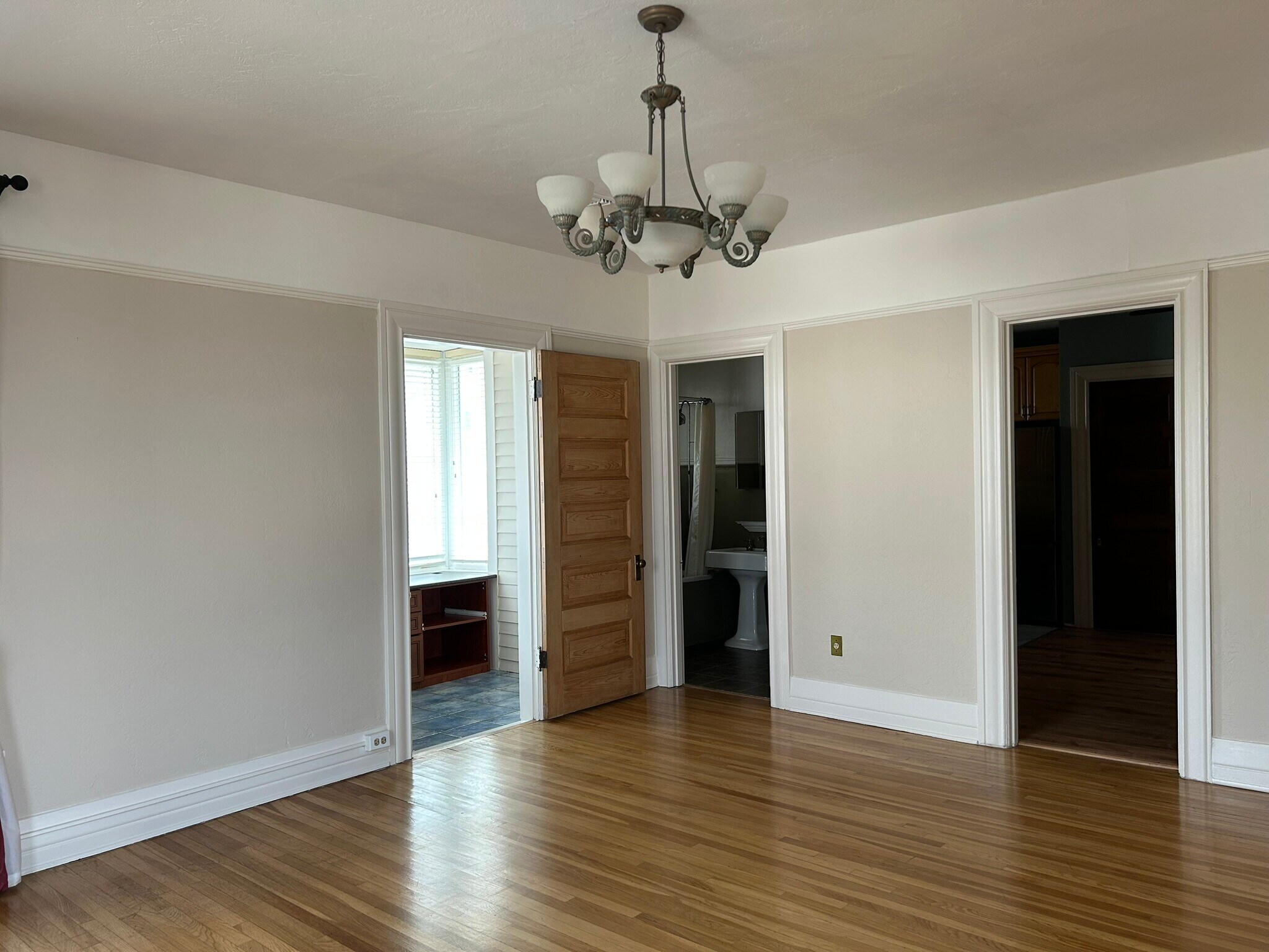 Building Photo - 2329 Curlew St