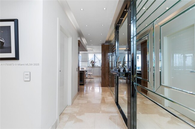 Building Photo - 5875 Collins Ave