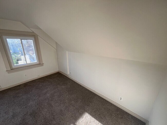 Building Photo - 2417 W Jolly Rd