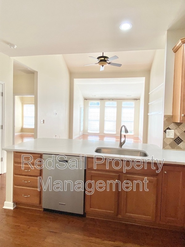 Building Photo - 303 Daniels Dr