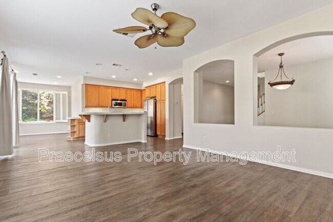 Building Photo - 421 Corte Calypso