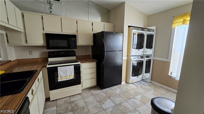 Building Photo - 15178 Parkside Dr