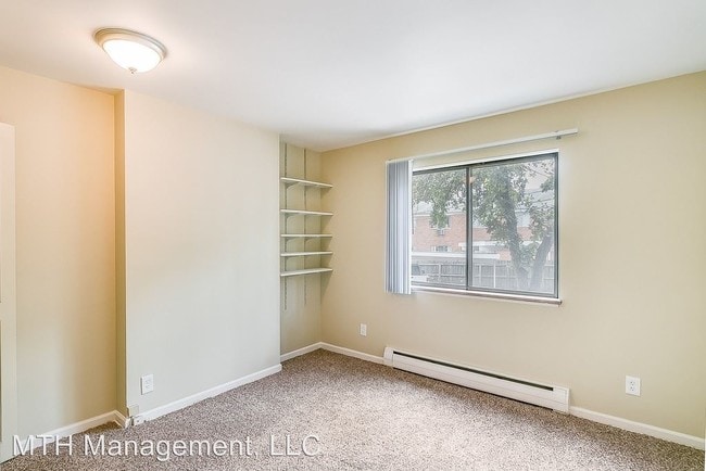 Building Photo - 1 br, 1 bath Apartment - 921 Coolidge Road