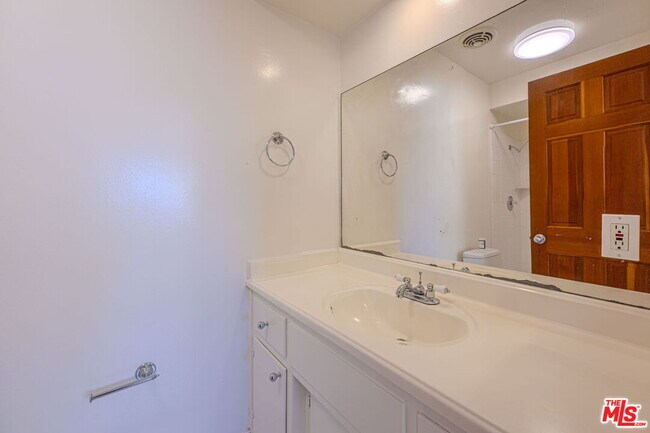 Building Photo - 1131 14th St