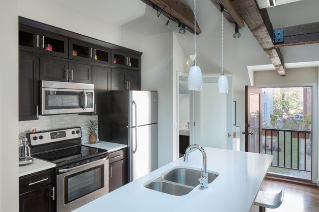 Building Photo - 1044 N Pennsylvania St