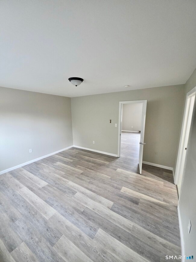 Building Photo - 9 Peggy Ln