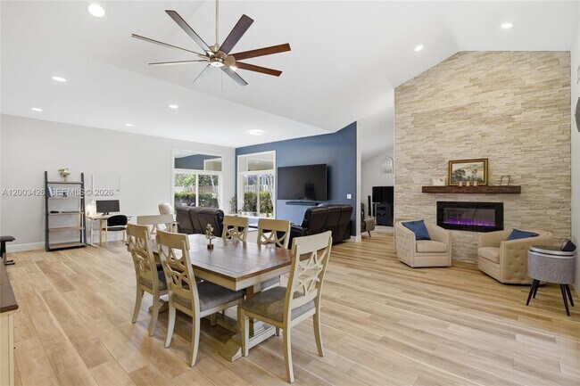 Building Photo - 1190 Balboa Ct