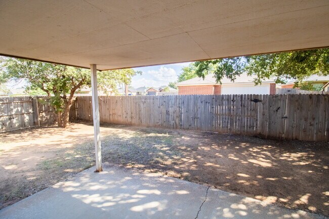 Building Photo - "Charming 3-Bed, 2-Bath Home in Lubbock