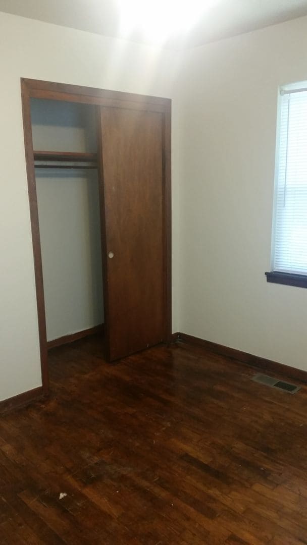 Building Photo - Vibrant 3 bedroom 1 bathroom