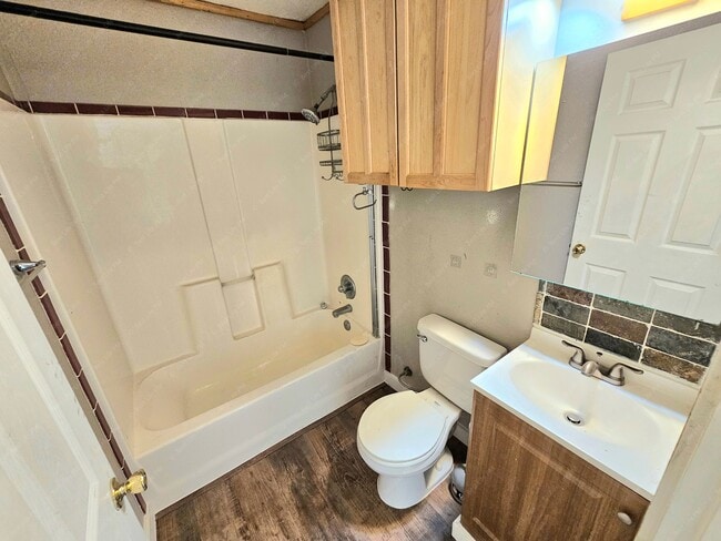 Building Photo - 5660 SE 125th Ave