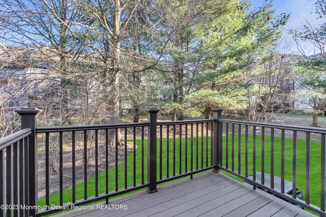 Building Photo - 204 Finch Ct