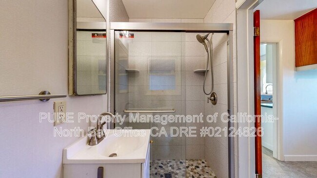 Building Photo - 1827 Creekside Rd