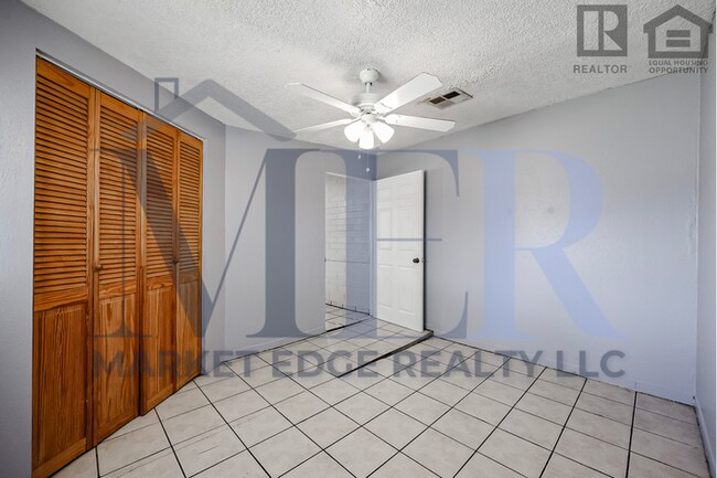 Building Photo - 5Bed/2Bath House at 35th Ave/Cactus! Ready for Immediate Move-In! -- NO HOA!