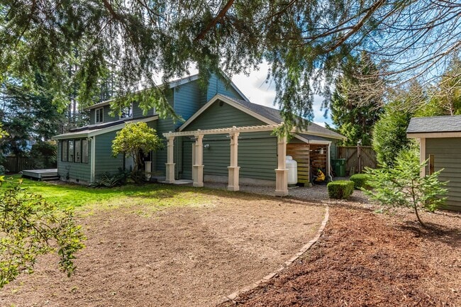 Building Photo - 3 Bedroom 2.5 Bath House