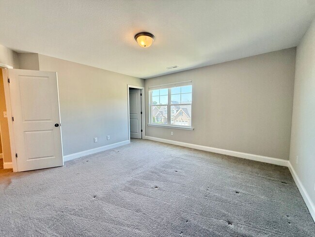 Building Photo - 516 Vivian Lee Ln