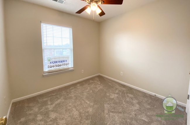 Building Photo - 302 Claybrooke Dr