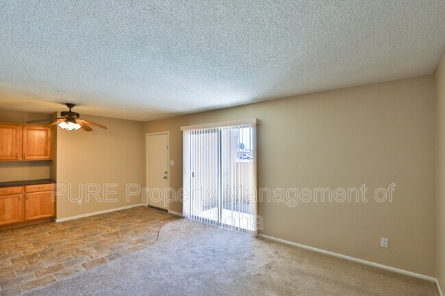 Building Photo - 1224 E Evergreen St