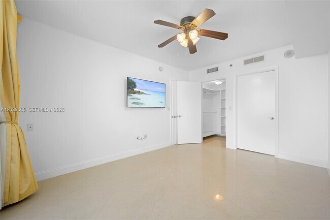 Building Photo - 1800 S Ocean Dr
