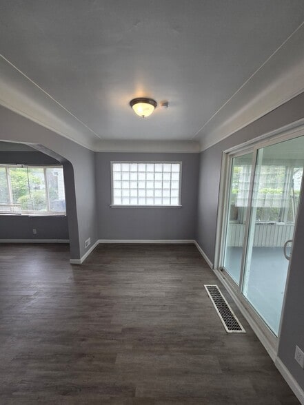 Building Photo - 2428 Norbert St