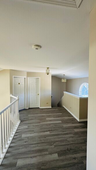 Building Photo - 775 Hoover Dr