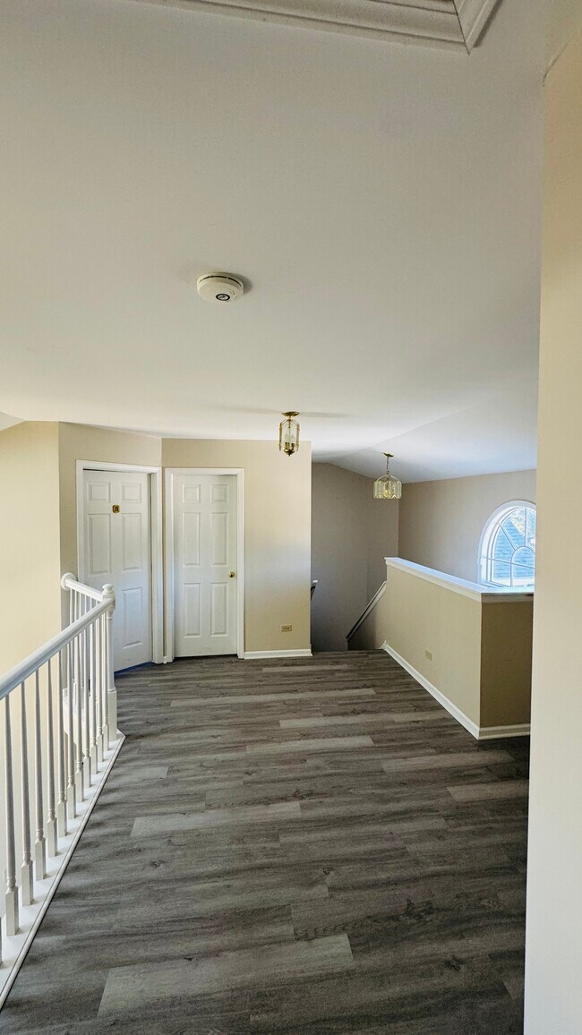 Building Photo - 775 Hoover Dr