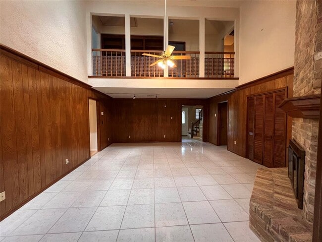 Building Photo - 8210 Hollyleaf Dr