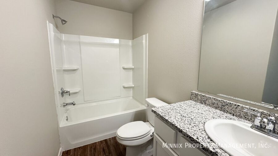 Building Photo - 2101 N Jayton Ave