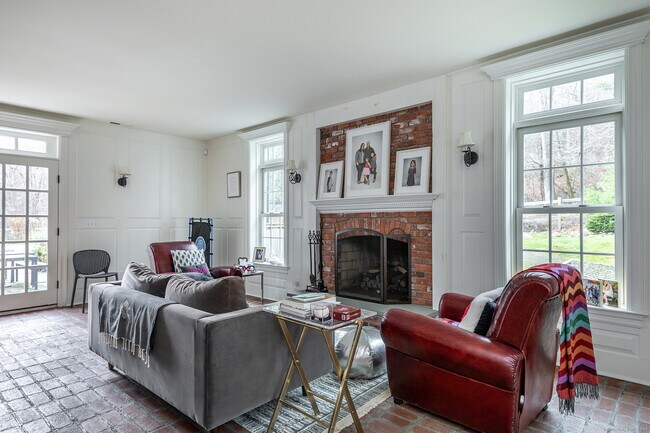 Building Photo - 109 Dibble Hill Rd