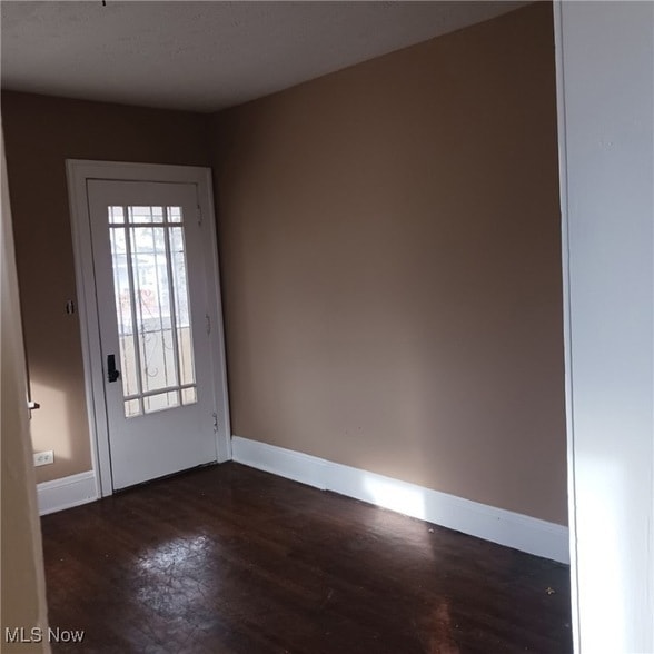 Building Photo - 4105 E 139th St