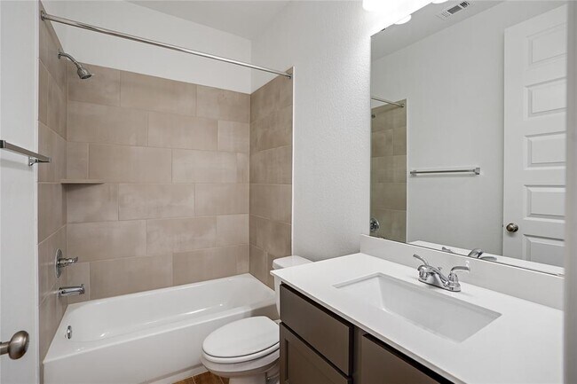 Building Photo - 15906 Golden Trails Ct