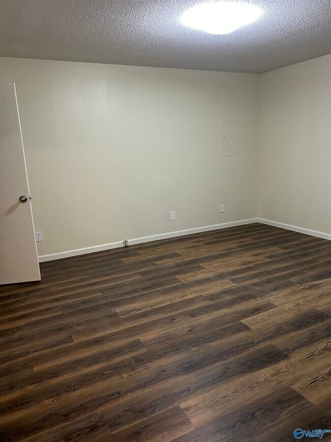 Building Photo - 1810 Ororke Ln SW