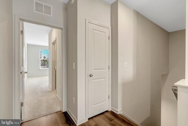 Building Photo - 2508 Neabsco Common Pl