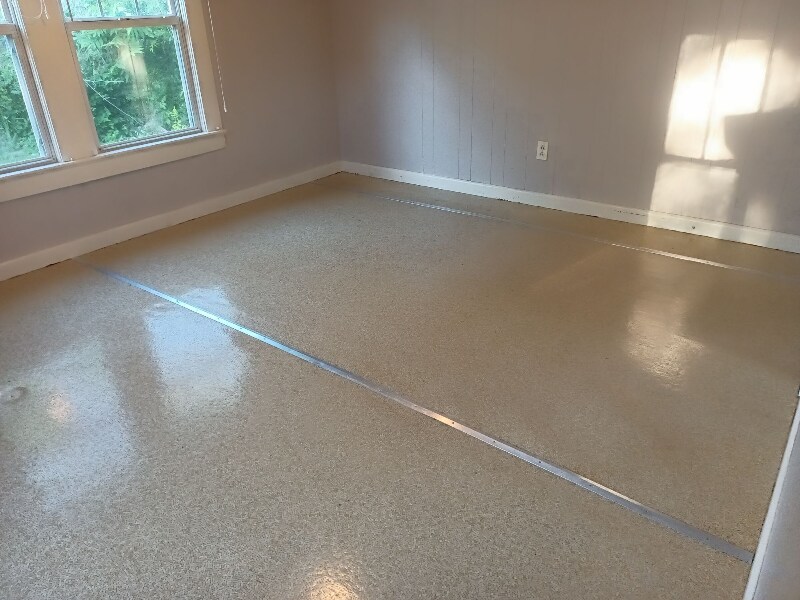 Building Photo - 915 E Ash St