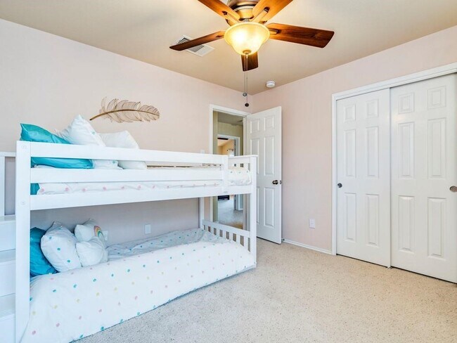 Building Photo - 611 Boca Chica Dr