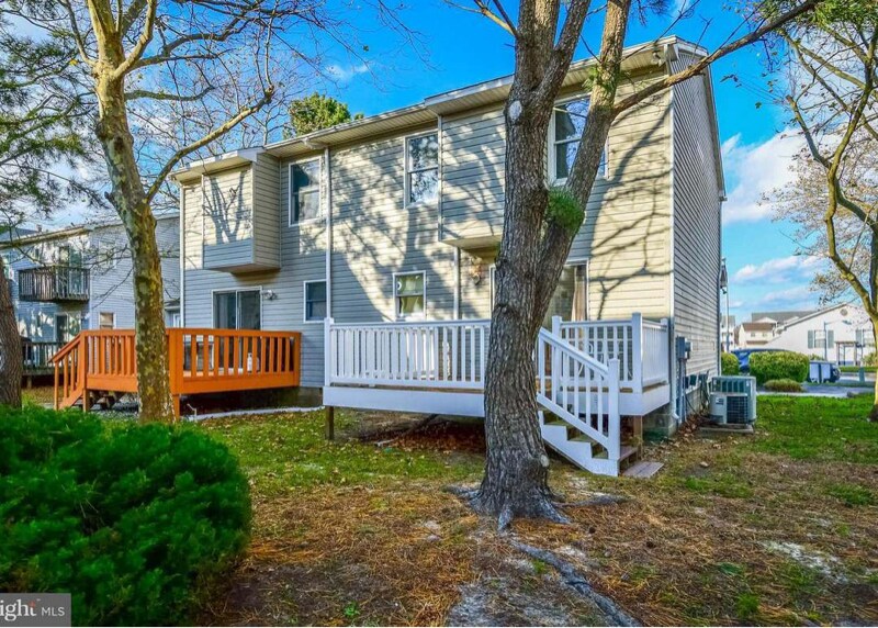 Building Photo - 155 Captains Quarters Rd