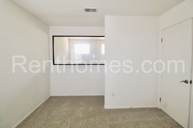 Building Photo - 9411 Questa Pointe