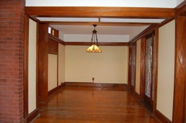 Building Photo - The Lamp House - 4 Br., 3 Bath Home  Available 8/15/2026-Month to Month