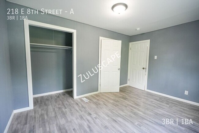 Building Photo - 218 E 8th St