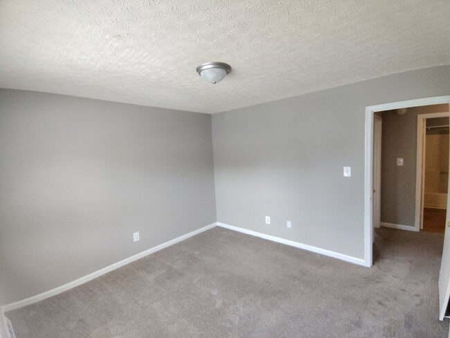 Building Photo - 16 Duiguid Dr
