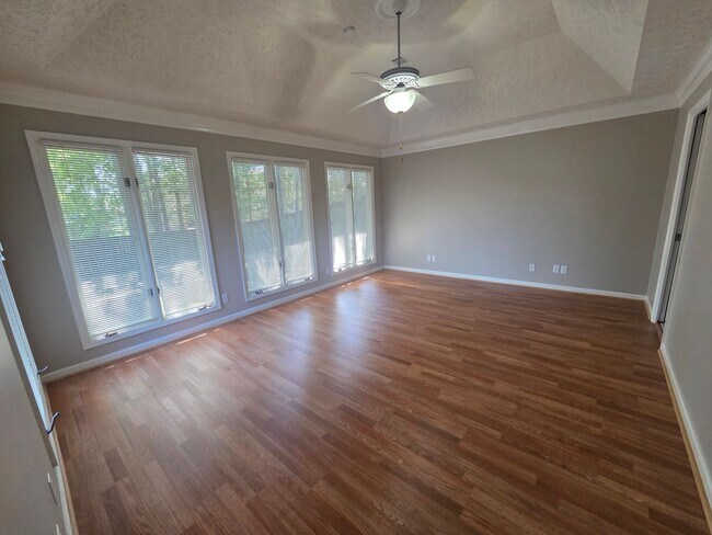 Building Photo - 6548 Mink Dr