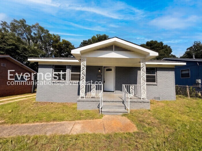 Building Photo - 1645 18th Way SW
